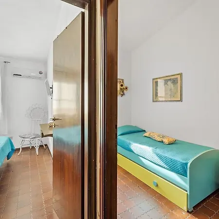 בית נופש Blue Oasi, 50m From The Beach, Garden & Bbq *