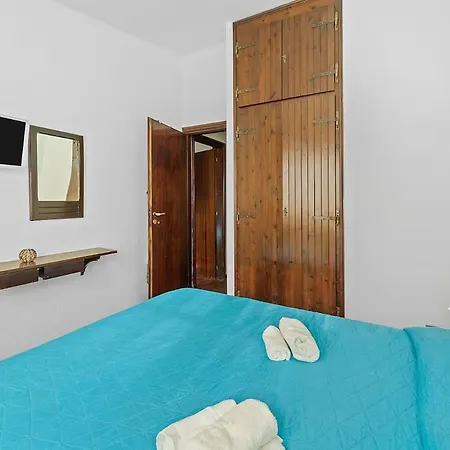 Vakantiehuis Blue Oasi, 50m From The Beach, Garden & Bbq